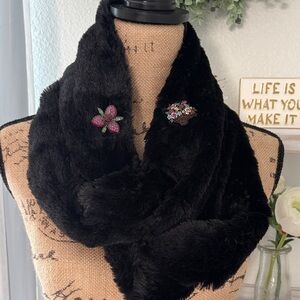 Joan Rivers  Black Faux Fur Scarf with 2 JR Floral Brooches